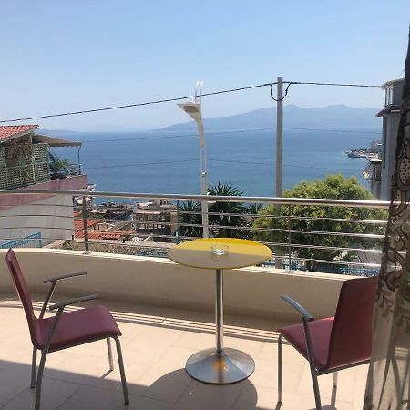 Xhulio Apartments Sarandë Buitenkant foto