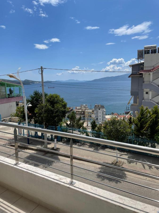 Xhulio Apartments Sarandë Buitenkant foto