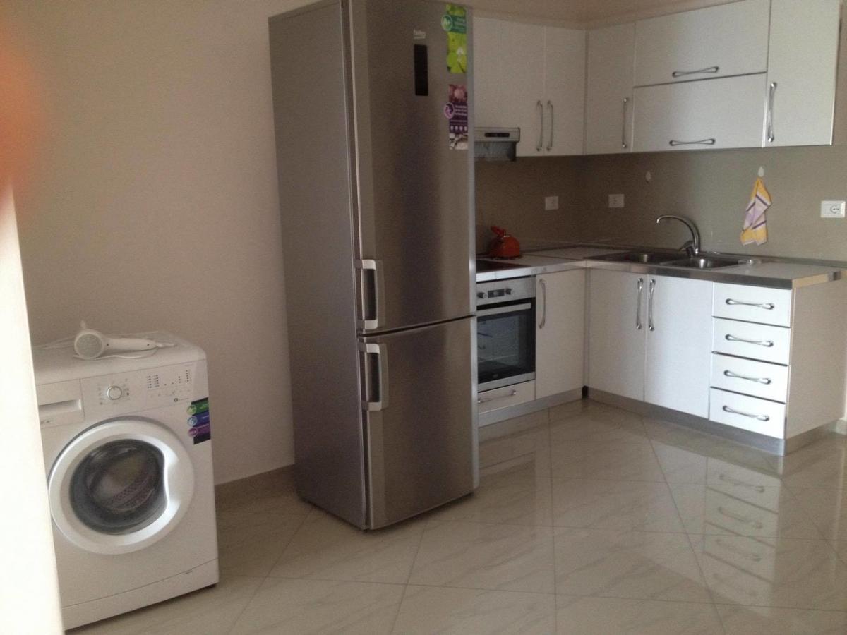 Xhulio Apartments Sarandë Buitenkant foto