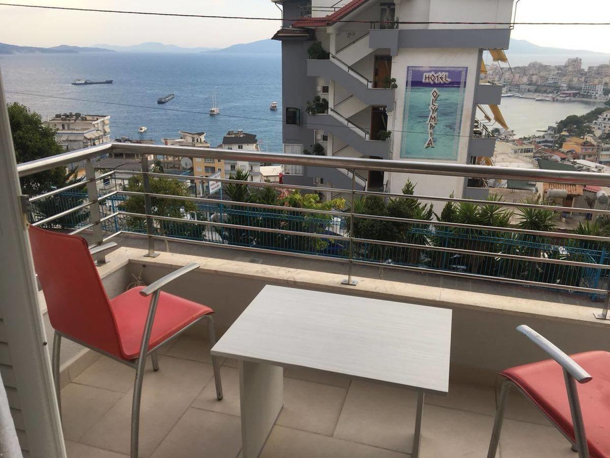Xhulio Apartments Sarandë Buitenkant foto