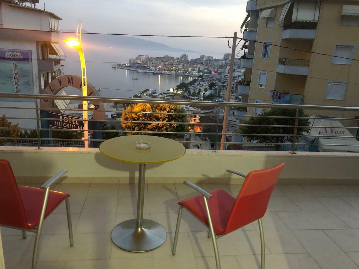 Xhulio Apartments Sarandë Buitenkant foto
